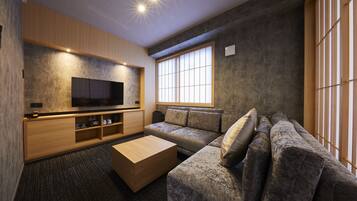 40-inch LCD TV with digital channels, TV