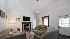 Unclassified image, 2 of 19, button