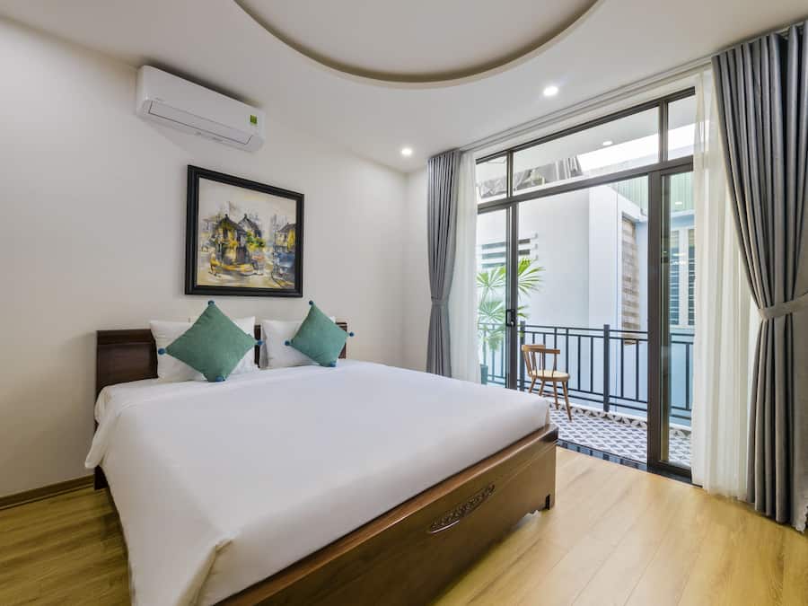 Deluxe Room, Balcony | Minibar, soundproofing, free WiFi, bed sheets