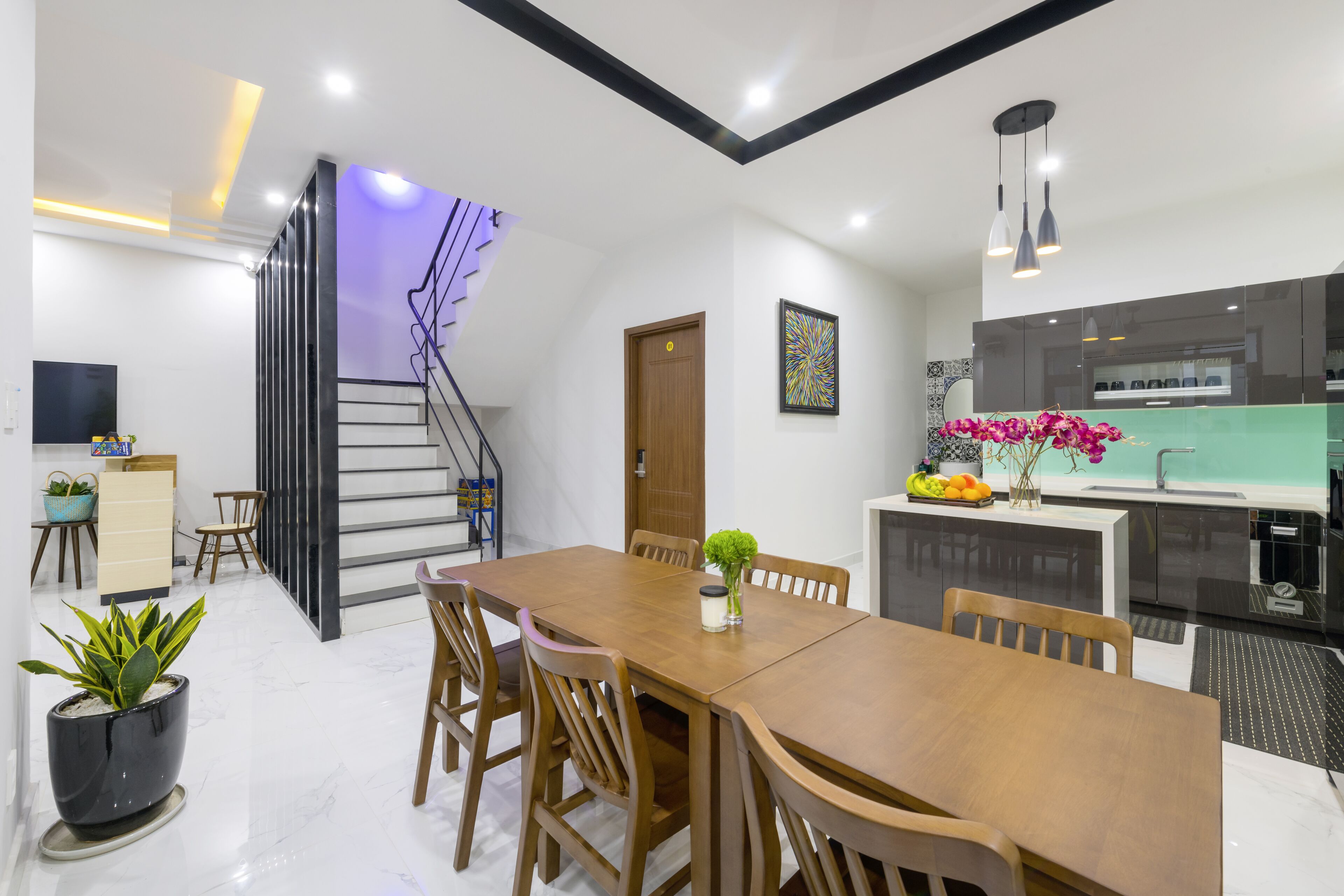 Free daily local cuisine breakfast 