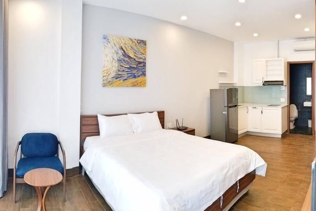 12 bedrooms, soundproofing, free WiFi