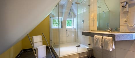 Departamento (XL) | Baño | Regadera, amenidades de baño gratuitas, secadora de cabello, toallas