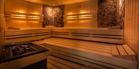 Sauna, bañera de hidromasaje. Hotel Kulinarium an der Glems
