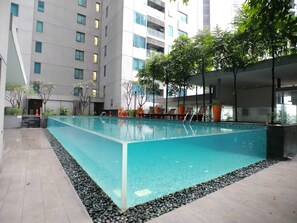 Outdoor pool - OHO Suites KLCC Summer Suites (Kuala Lumpur)