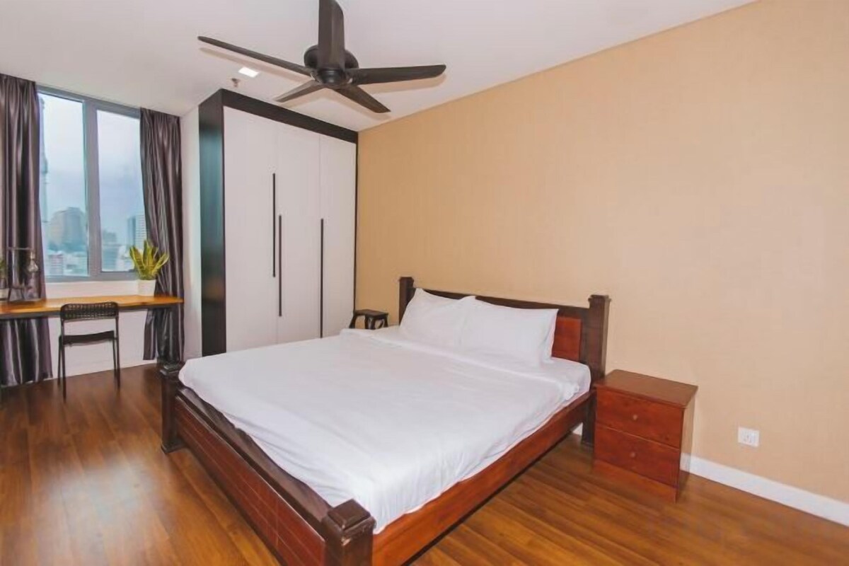 Iron/ironing board (on request), bed sheets