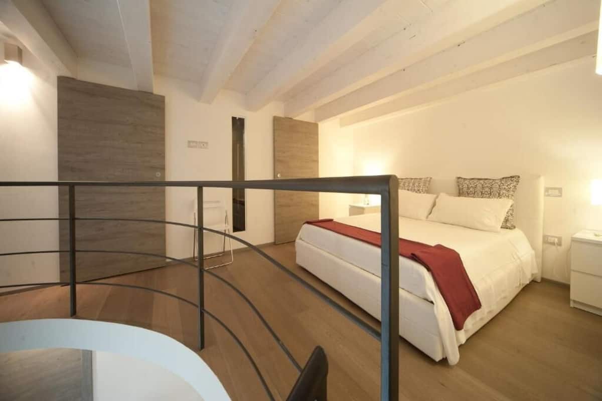 Design Studio, Kitchenette | Premium bedding, down comforters, minibar, desk