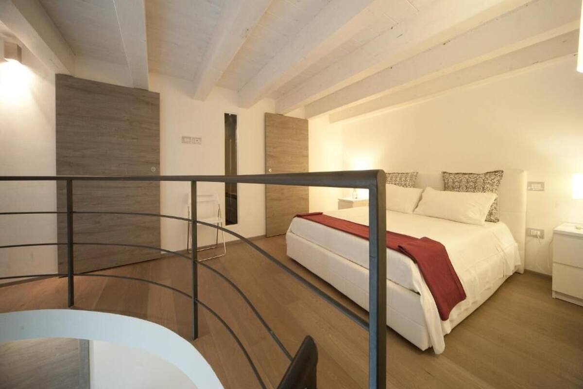 Design-Studio, Kochnische | 1 Schlafzimmer, hochwertige Bettwaren, Daunenbettdecken, Minibar