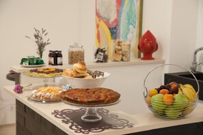 Desayuno completo incluido todos los días 