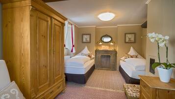 4 bedrooms, in-room safe, iron/ironing board, free WiFi