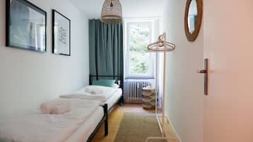 Apartment | 2 bedrooms, desk, blackout drapes, iron/ironing board