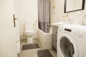 شقة | الدش داخل الحمام