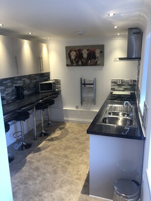 House, 2 Bedrooms | Private kitchen | Fridge, electric kettle, cookware/dishes/utensils - Worship Farm accommodation (Bristol)