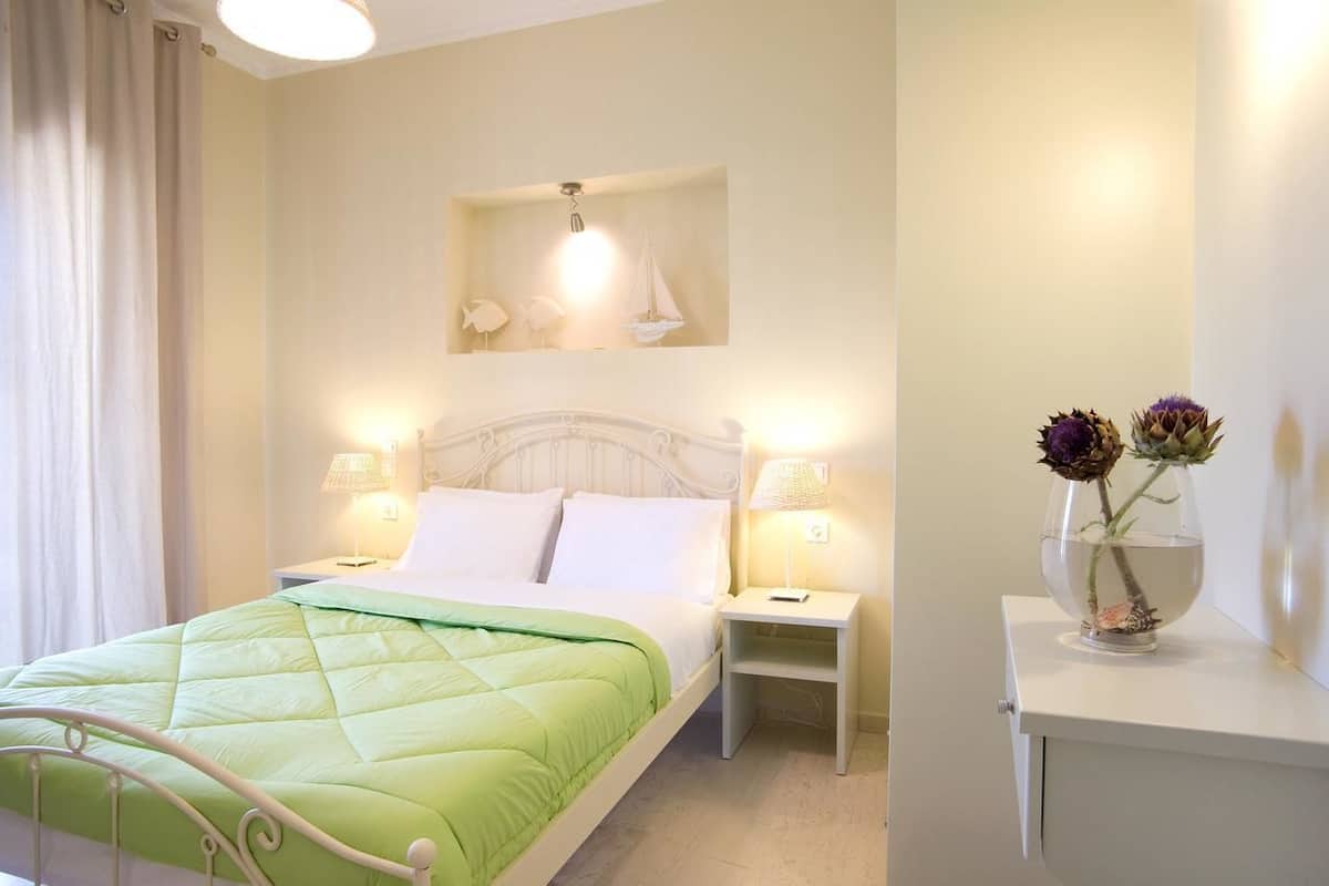 Double Room | Cribs (free), WiFi (free), bed sheets
