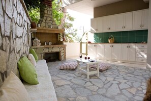 BBQ/picnic area - Isalos (Lefkada)