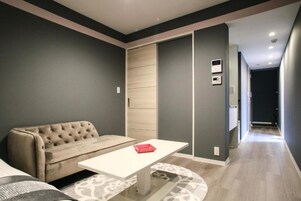 高级房, 2 张双人床 (Gray Pink) | 1 多间卧室、免费 WiFi、床单