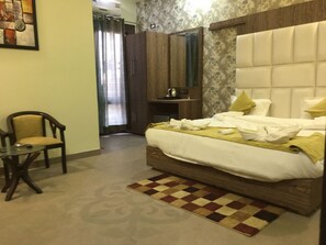 Chambre Deluxe | Literie de qualité, coffre-fort, bureau