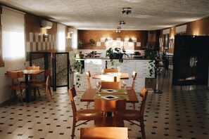Tägliches inbegriffenes Frühstücksbuffet
