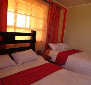 Tent | Desk, bed sheets, wheelchair access - Mara Silalei (Narok)