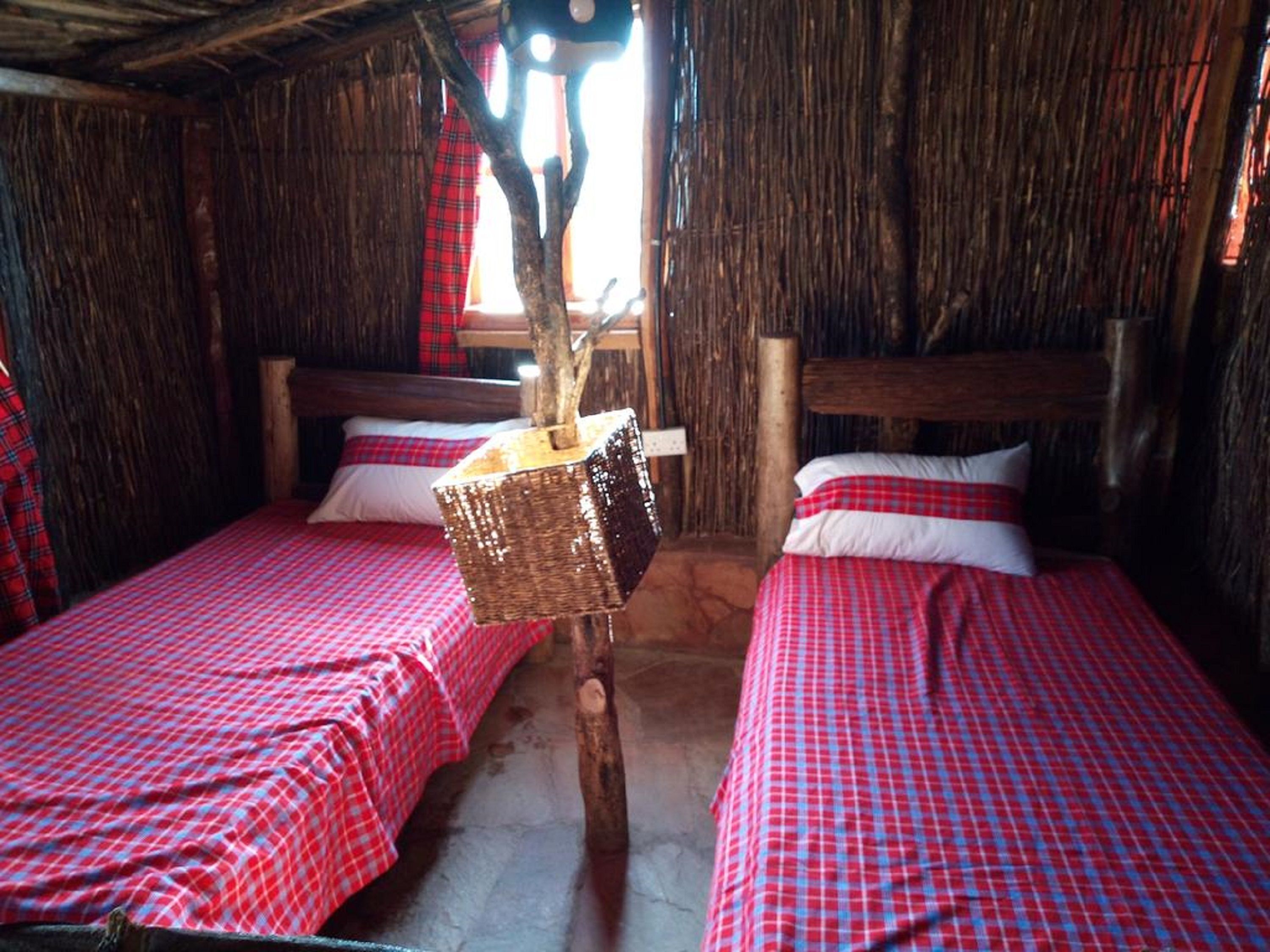 Desk, bed sheets, wheelchair access