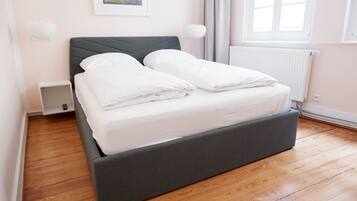 Apartment | 2 bedrooms, desk, blackout curtains, iron/ironing board