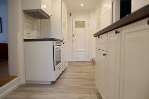 Lägenhet | Eget kök | Stort kylskåp, ugn, spishäll och diskmaskin