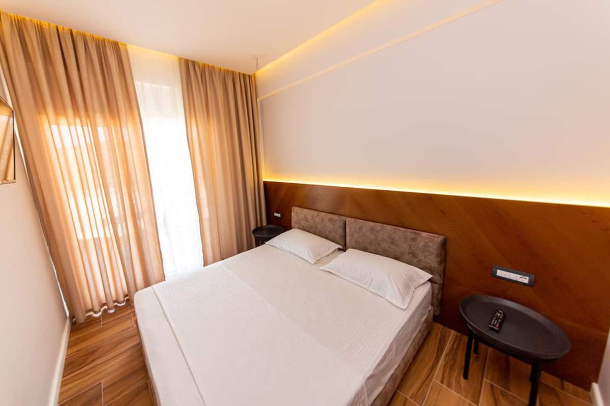 Camera doppia, balcone | 2 camere, una cassaforte in camera, con arredamento individuale
