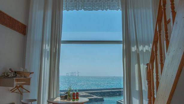 Standard Duplex, 1 Queen Bed, Ocean View (2) | WiFi (free) - Pureada Ocean Jeju (Jeju City)
