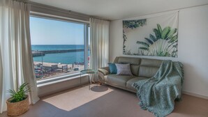 Premium Double Room, 1 Queen Bed, Ocean View (1) | Living area | Flat-screen TV - Pureada Ocean Jeju (Jeju City)
