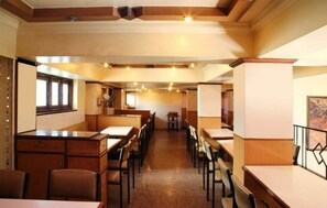 Restaurant - Hotel Rose Lodge (Pune)