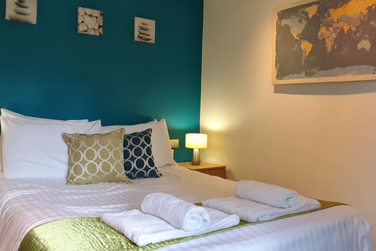 Espaço de trabalho para notebook, ferros/tábuas de passar roupa