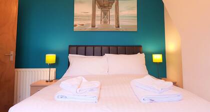 OYO Bath Road Apartments