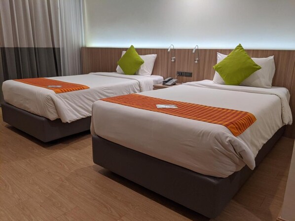 Blackout drapes, free WiFi, bed sheets