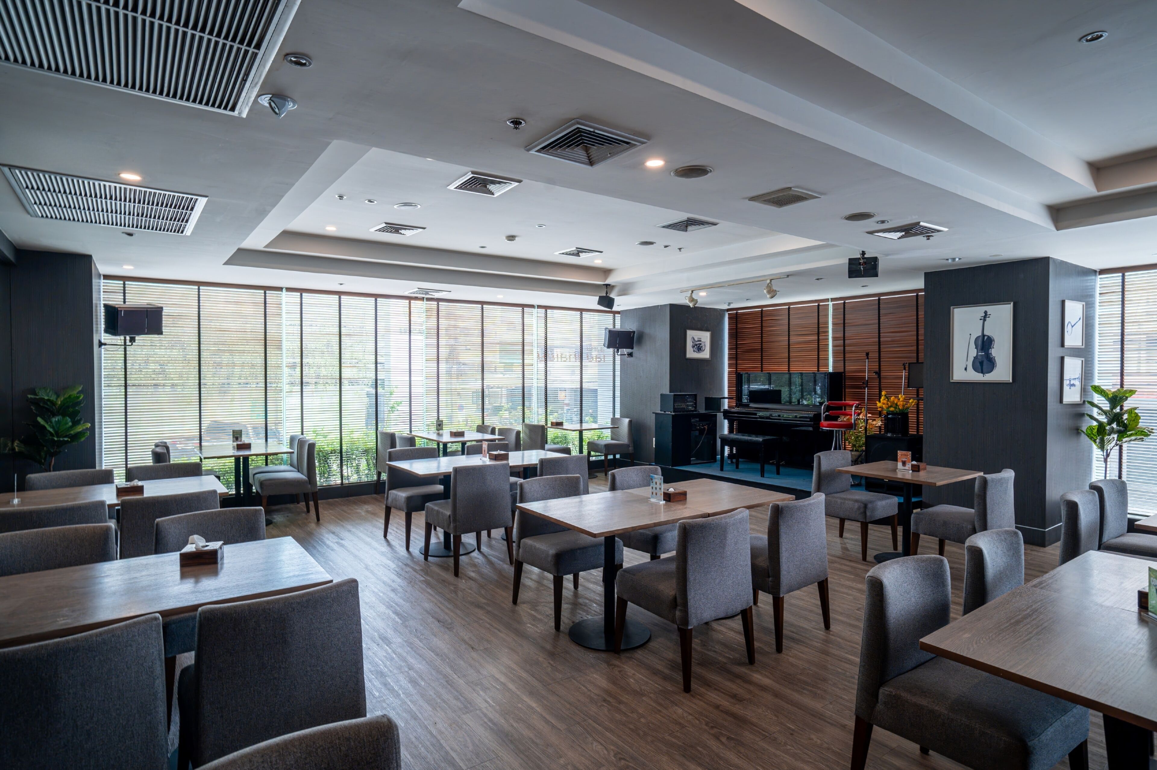 Breakfast, lunch, dinner served; local cuisine 