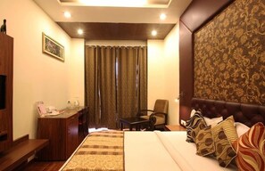 Hypo-allergenic bedding, in-room safe, individually decorated