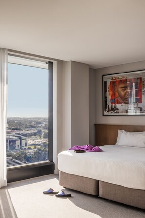 Ropa de cama de alta calidad, caja fuerte, escritorio