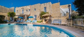 Village Knights Accommodation