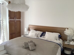 Double Room, Pool View - Les Grimaldines - Maison d'Hotes C 2 Bis (Cagnes-sur-Mer)
