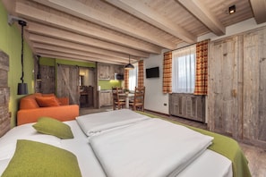 Superior Room (Barn Room)