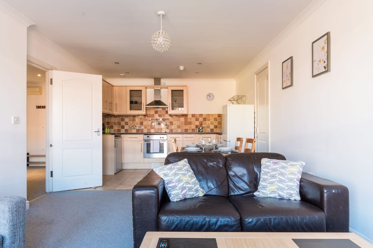 Family Apartment, 2 Bedrooms | Living area | Smart TV, Netflix