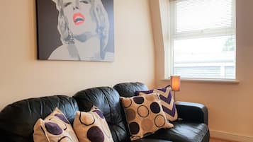 Classic Apartment, 2 Bedrooms | Living area | Smart TV, Netflix