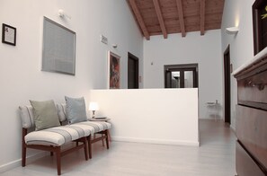 Hallway - Bookbreakfast (Terme Vigliatore)