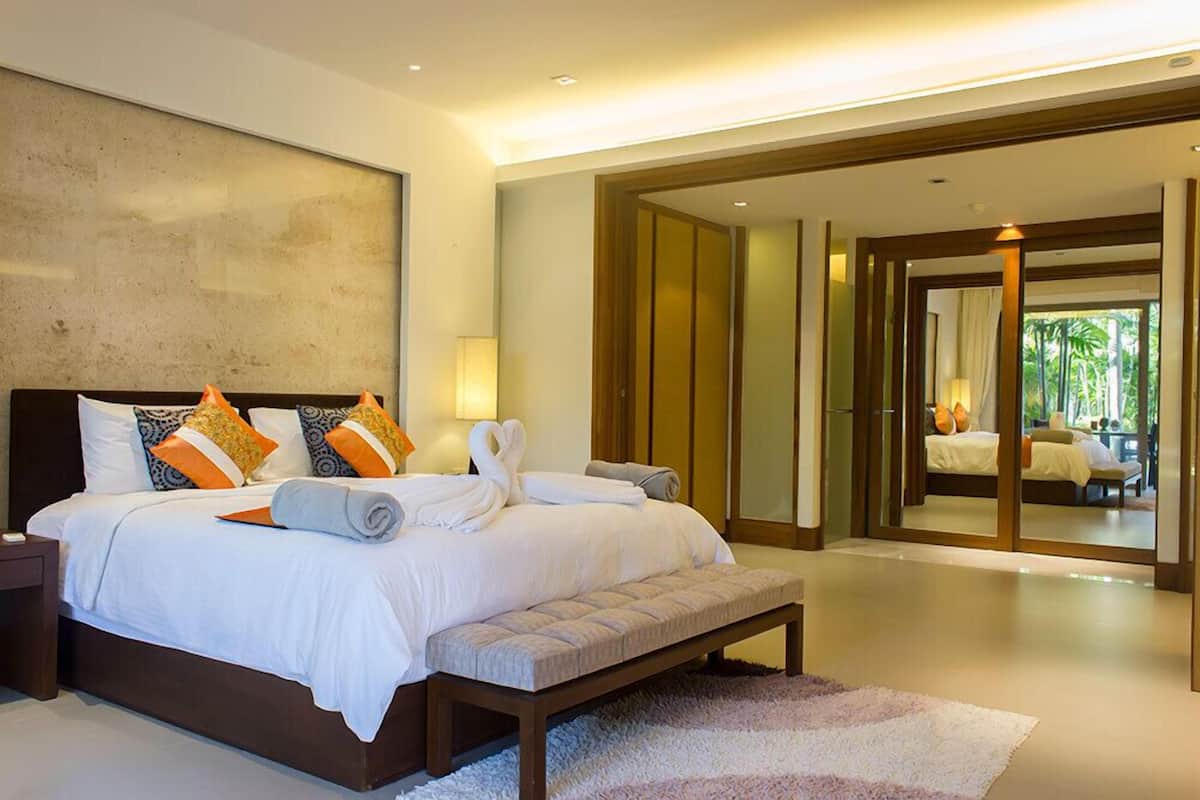 3 habitaciones, caja de seguridad en la habitación y muebles diferentes
