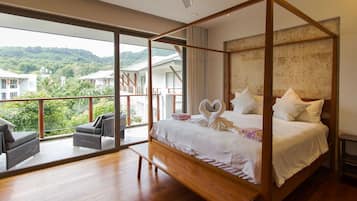Superior Apartment, 3 Bedrooms, Pool View, Beachfront | 3 bedrooms, in-room safe, individually furnished, laptop workspace