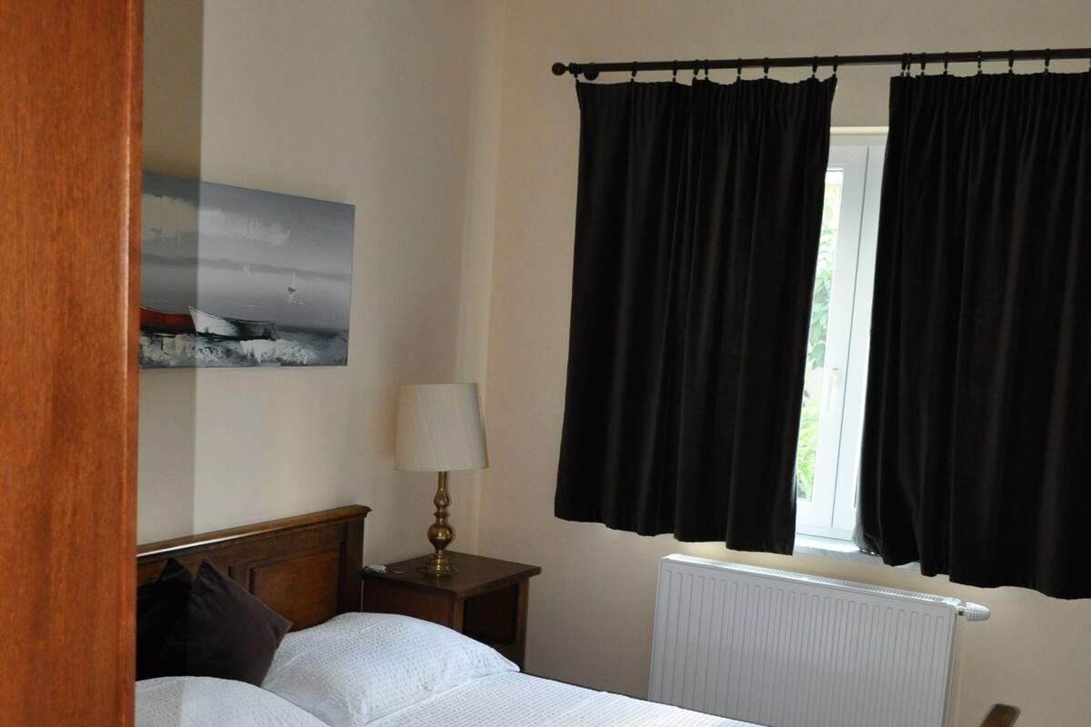 1 habitación, cortinas blackout, cunas gratuitas y wifi gratis