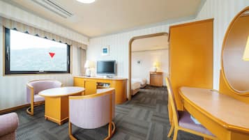 Desk, free WiFi, bed sheets