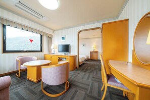 Desk, free WiFi, bed sheets