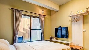 Standard Double Room (101) | Langsir/tirai gelap terus, kalis bunyi, katil lipat simpan/tambahan 