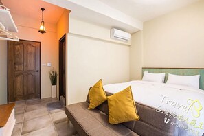 Double Room (202) | Blackout drapes, soundproofing, rollaway beds, free WiFi - The Little Castle (Tainan)