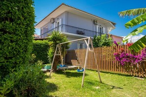 منطقة لعب الأطفال - خارجية