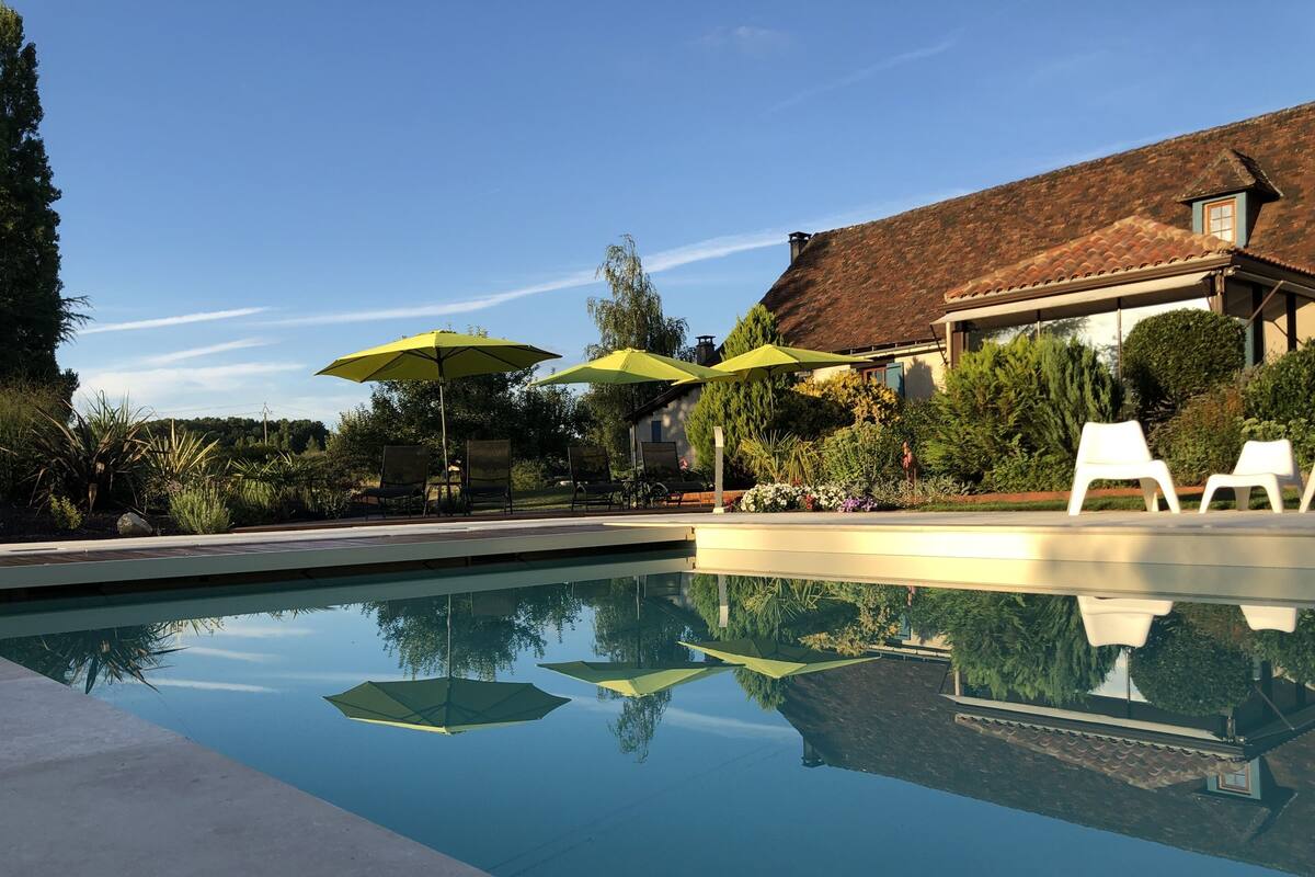 傳統平房, 私人浴室 | 室外泳池 | 室外泳池、暖水池；躺椅